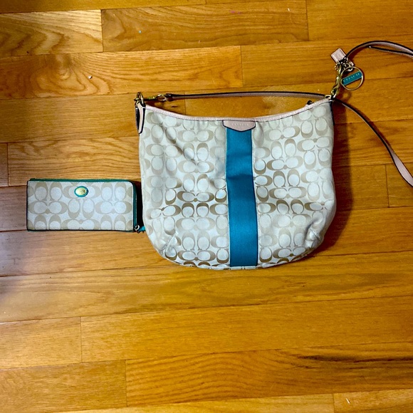 COACH shoulder bag and coordinating wallet - Picture 1 of 9